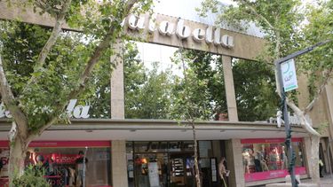 Video: sanjuaninos lamentaron el cierre de Falabella, el gran clásico de la peatonal