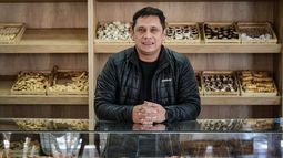 Adrián Martínez, el panadero: de las 6.000 semitas diarias a la política en Rawson