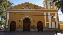 La parroquia de Villa Mercedes, en Jáchal, será vaciada previo a su demolición. La parroquia de Villa Mercedes, en Jáchal, será vaciada previo a su demolición.