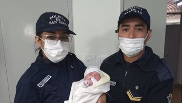 Policías y parteros, con Valery.&nbsp;