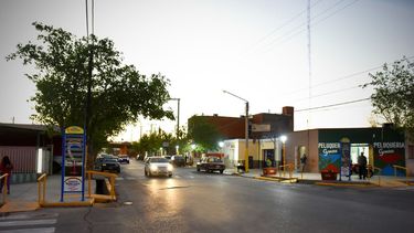 Moderna y pintoresca zona comercial en Santa Lucía