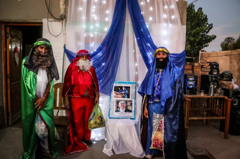 Los Reyes Magos junto al homenaje a Marcos en la Villa Obrera durante la edición del 2023