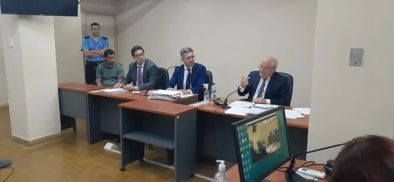 El fiscal de cámara Daniel Galvani, a la derecha. Al lado, el defensor oficial Carlos Reiloba.