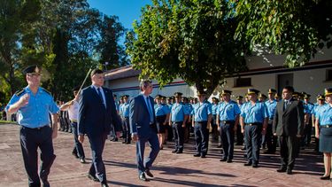 El gobernador Marcelo Orrego dijo presente en el comienzo del ciclo lectivo de las fuerzas de seguridad.
