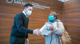 Una ayuda para vivir mejor: 13 sanjuaninos recibieron audífonos nuevos