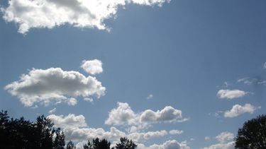 Máxima de 36º con probables lluvias hacia la tarde