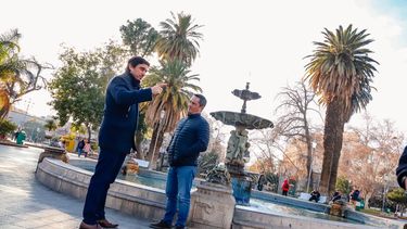 La fuente de la Plaza 25 se reparará a nuevo de toda la instalación eléctrica, recuperándose el sistema de bombeo, así como también se repondrá las venecitas faltantes.