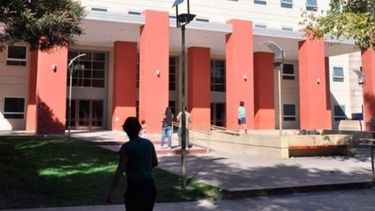 Coronavirus: un sanjuanino que llegó de Japón tiene síntomas y está internado