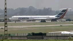 En Cuba informaron que las aerolíneas a partir del lunes se quedan sin combustible para aviones