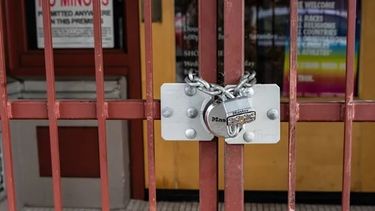 De arrestos a prohibiciones sociales, los fallos que ponen contra la espada y la pared a los deudores de cuota alimentaria sanjuaninos