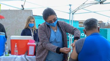 Campaña de vacunación en Capital: mirá por qué lugares estará personal de Salud Pública