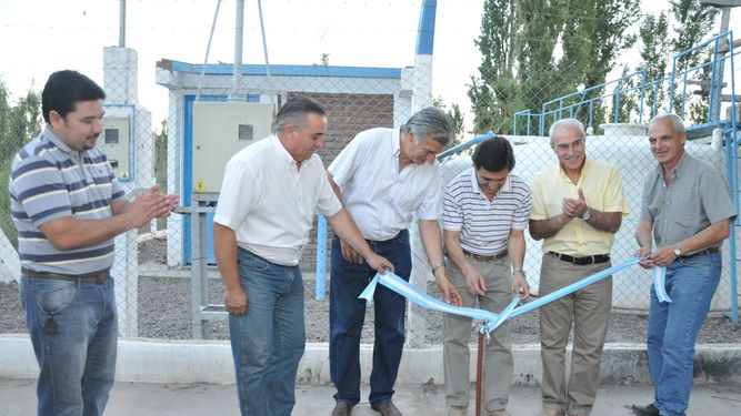 Alumbrado, pavimento y agua potable para el Médano de Oro