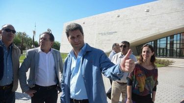Gobernador y ministros recorrieron las obras del Teatro del Bicentenario