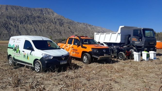 Ambiente trabaja en una base especializada en la lucha contra incendios