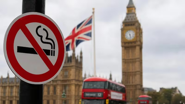 Gran Bretaña promulga ley antitabaco para crear una generación libre de humo