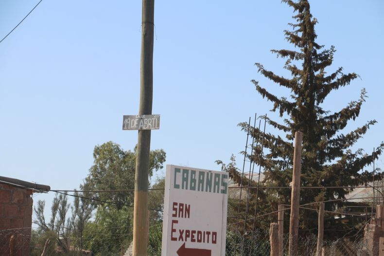 Nicacio bautizó con el nombre '19 de abril' a una de las calles de Bermejo.