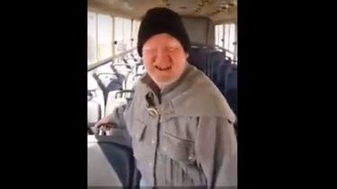 Video: un chofer de micro se burló de El Payito y estallaron las redes