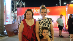 ¿Fuiste a la Fiesta del Sol y pasaste por el stand de Tiempo? Buscá tu foto