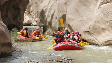 Disfrutar del rafting en el río Jáchal es una de las mejores actividades que ofrece el verano en San Juan.