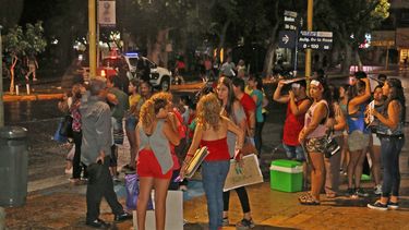 La lluvia arruinó la velada: suspendieron la Noche Soberana por seguridad