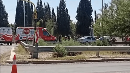 Fuerte choque en Ruta 20 y Acceso Este terminó con tres heridos Fuerte choque en Ruta 20 y Acceso Este terminó con tres heridos