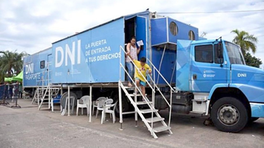 Trámite gratuito y accesible: sigue el viaje del camión del DNI en San Juan