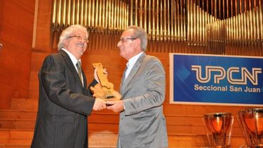 Guitarras del Mundo con reconocimiento a Nito Constanza