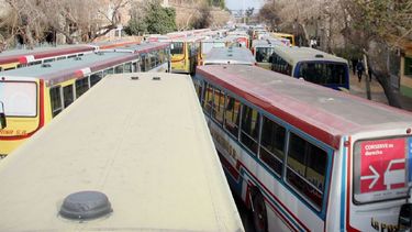San Juan, sitiada por un paro de choferes que convirtió el tránsito en un caos