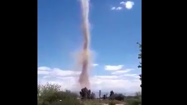 Video: Un remolino gigante en San Juan encendió alarma entre los vecinos