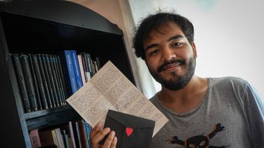 El sanjuanino que vende cartas de amor para que otros conquisten a sus parejas