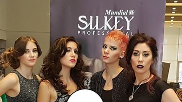 Cuál es el reconocido peluquero sanjuanino que apareció en la revista Caras