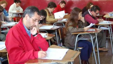 La Ley Ómnibus propone evaluar los conocimientos de los docentes: qué dijeron los gremios sanjuaninos