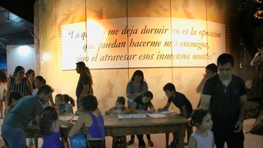 Con una fuerte apuesta tecnológica, el stand del bicentenario de lleva todas las miradas