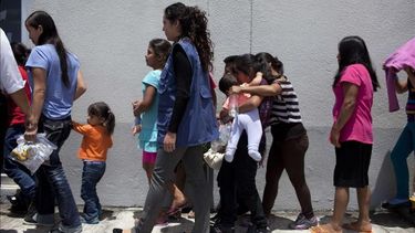 EEUU: arrestaron a 16 familias centroamericanas