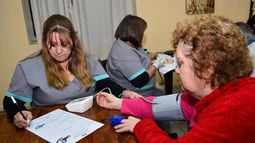 Los vecinos de la Villa Carolina se prendieron a los controles médicos