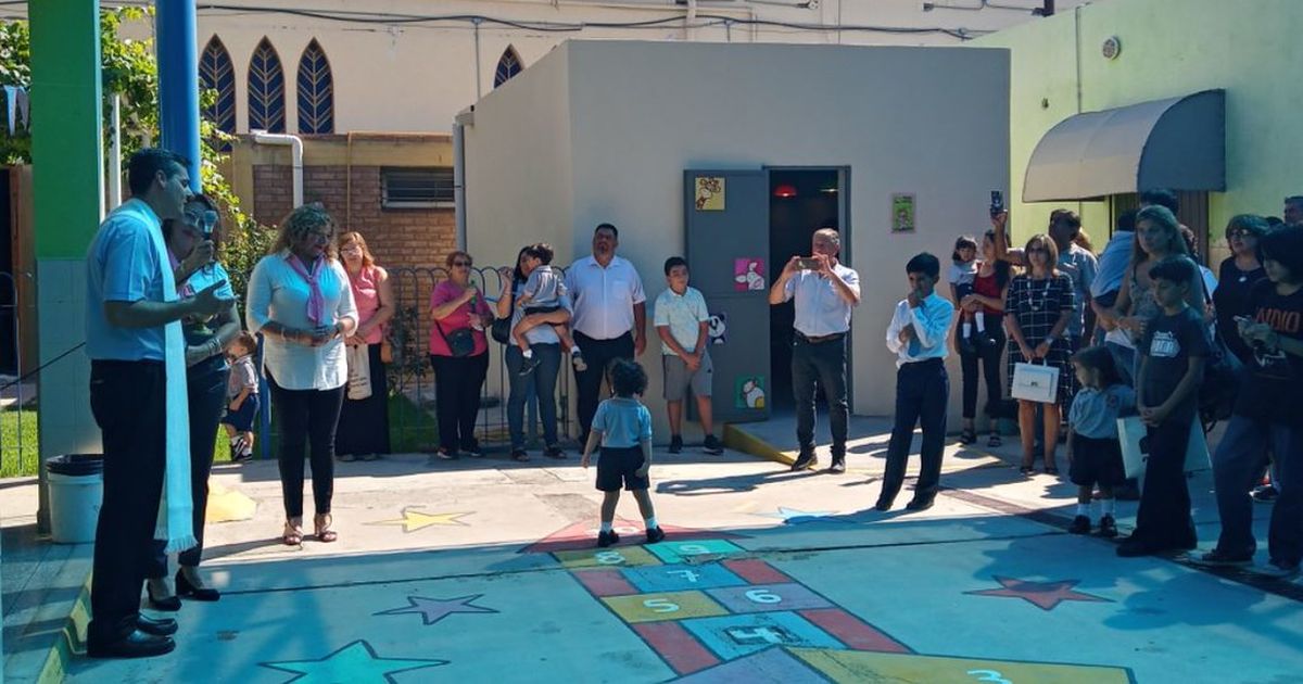 Don Bosco: Cómo Fue El Primer Día Con Niñas En El Colegio Que Fue 93 ...