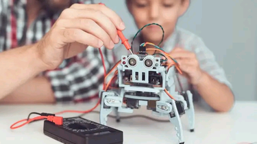 Niños, niñas y adolescentes de Santa Lucía tienen la oportunidad de acercarse a la robótica a través de los cursos gratuitos que se dictarán en el municipio.