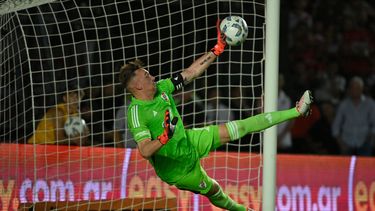 Franco Armani le atajó el penal a Club Atlético Excursionistas por Copa Argentina. Franco Armani le atajó el penal a Club Atlético Excursionistas por Copa Argentina.