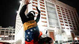 En Venezuela ordenaron el arresto de las personas que apoyen la operación de Estados Unidos