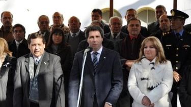 Uñac encabezó el acto de promesa de lealtad a la Bandera