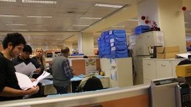 Los empleados públicos tienen su medio aguinaldo