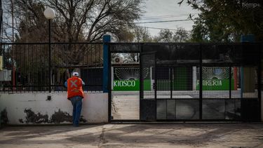 Cómo es vivir al lado de un cementerio: convivir con el dolor ajeno, olores y tumbas como paisaje