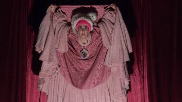 Una en un sillón, la obra de Josefina de Cara, la actriz y dramaturga que eligió a San Juan para vivir