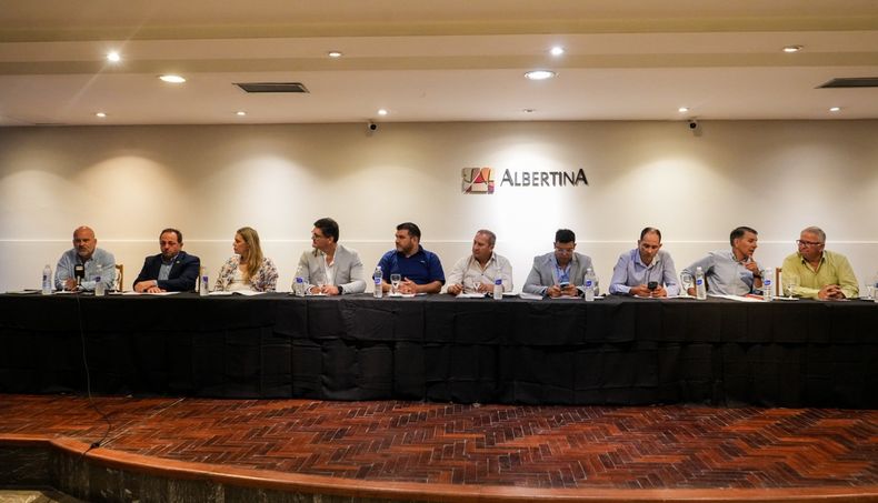 Los proveedores mineros sanjuaninos se unieron en una liga para trabajar juntos. Están en alerta por el posible freno de Josemaría.