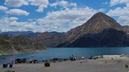 El dique Punta Negra es uno de los puntos más visitados de la Herradura del Sol. El dique Punta Negra es uno de los puntos más visitados de la Herradura del Sol.