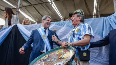 El gobernador Sergio Uñac junto al Tula en el desfile del 25 de Mayo en Caucete.