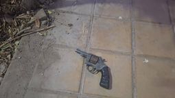 Persecución, choque y un arma cargada: cayeron dos hombres tras un violento escape por el centro Persecución, choque y un arma cargada: cayeron dos hombres tras un violento escape por el centro