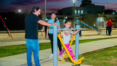 Un antiguo baldío de Rivadavia fue refuncionalizado para la creación de la Plaza Khalil Gibran.