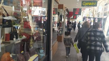 Atención: por el Día del Niño, el comercio abrirá dos horas más