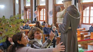 Los fieles demostraron su fe a San Antonio